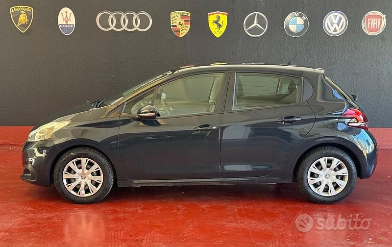 Usata Peugeot 208 Allure 75 CV (55 kW) 2015 Blu/azzurro Utilitaria