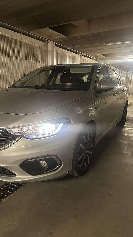 Usata Fiat Tipo Lounge 95 CV (69 kW) 2017 Argento Berlina