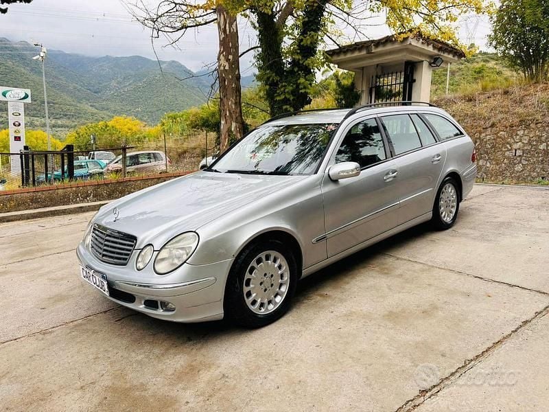 Argento Usata 2006 Mercedes E280 Elegance Station wagon | 2900 € (Buon prezzo) - Immagine 1/4