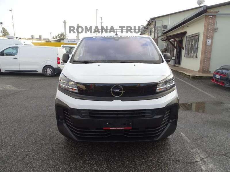 Usata Opel Vivaro 120 CV (88 kW) 2024 Bianco pastello Monovolume