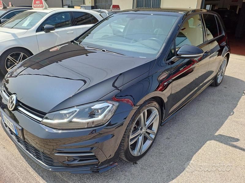 Nero Usata 2018 VW Golf VII R-line Tre volumi | 14.999 € (Ottimo prezzo) - Immagine 1/4