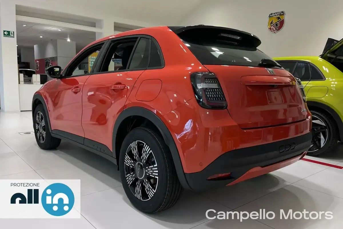 Nuova Fiat 600 Icon 101 CV (74 kW) 2026 Arancio sole SUV