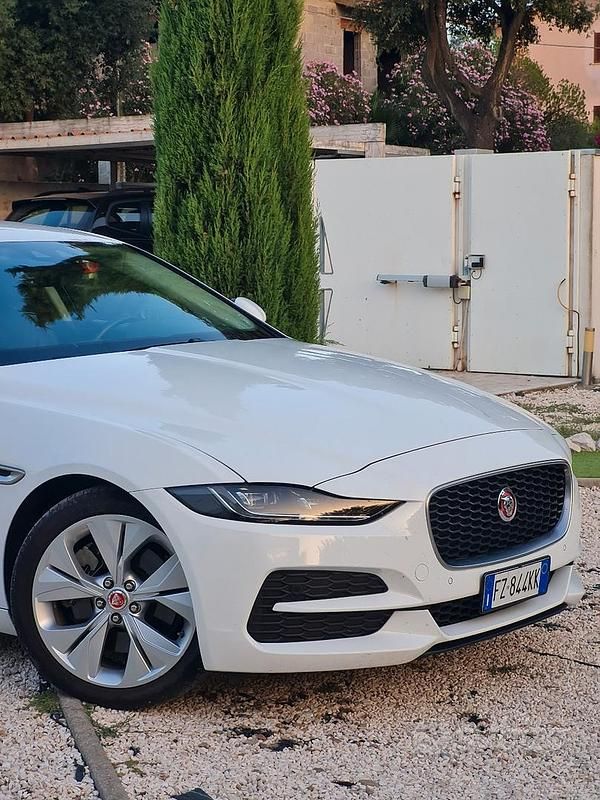Usata Jaguar XE S 180 CV (132 kW) 2019 Bianco Berlina