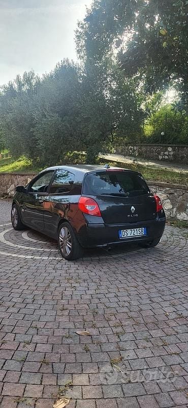 Usata Renault Clio III 75 CV (55 kW) 2008 Nero Berlina