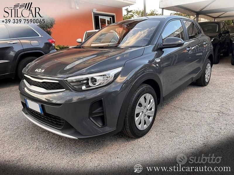 Usata Kia Stonic Urban 84 CV (61 kW) 2022 Grigio SUV