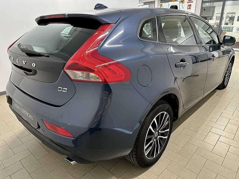 Usata Volvo V40 Plus 120 CV (88 kW) 2019 Blu Station wagon