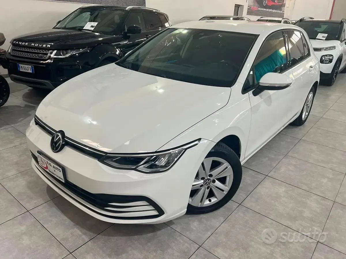 Usata VW Golf VII Life 116 CV (85 kW) 2021 Bianco Utilitaria