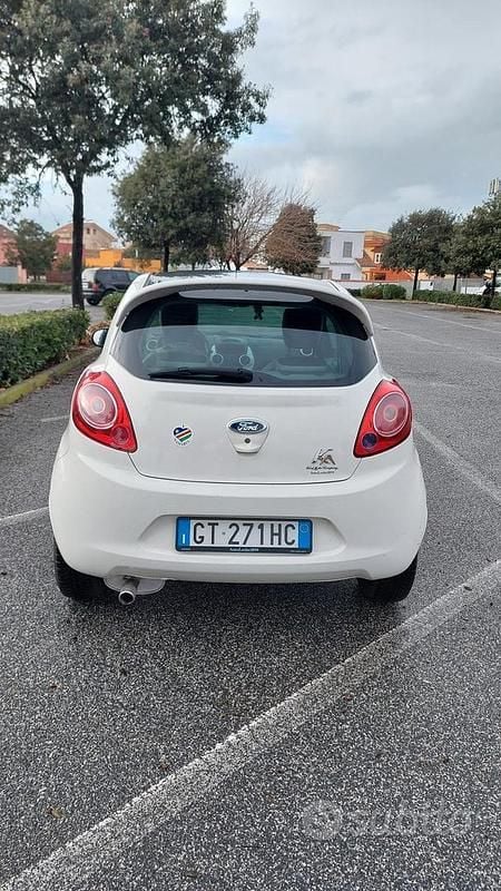 Usata Ford Ka 69 CV (50 kW) 2016 Bianco Berlina