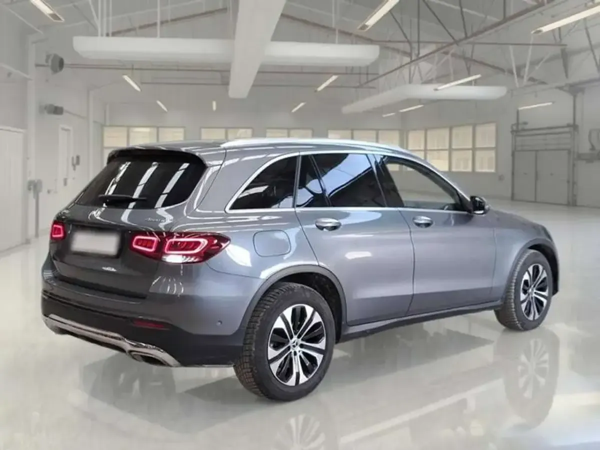 Usata Mercedes GLC200 Business 163 CV (119 kW) 2020 Grigio SUV