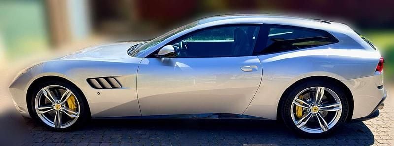 Usata Ferrari GTC4Lusso 689 CV (506 kW) 2018 Argento Station wagon