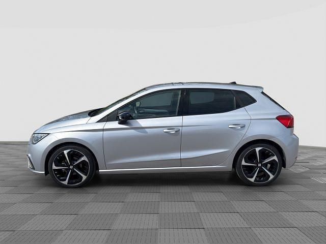 Käytetty Seat Ibiza Style 95 HP (69 kW) 2022 Hopea Viistoperä