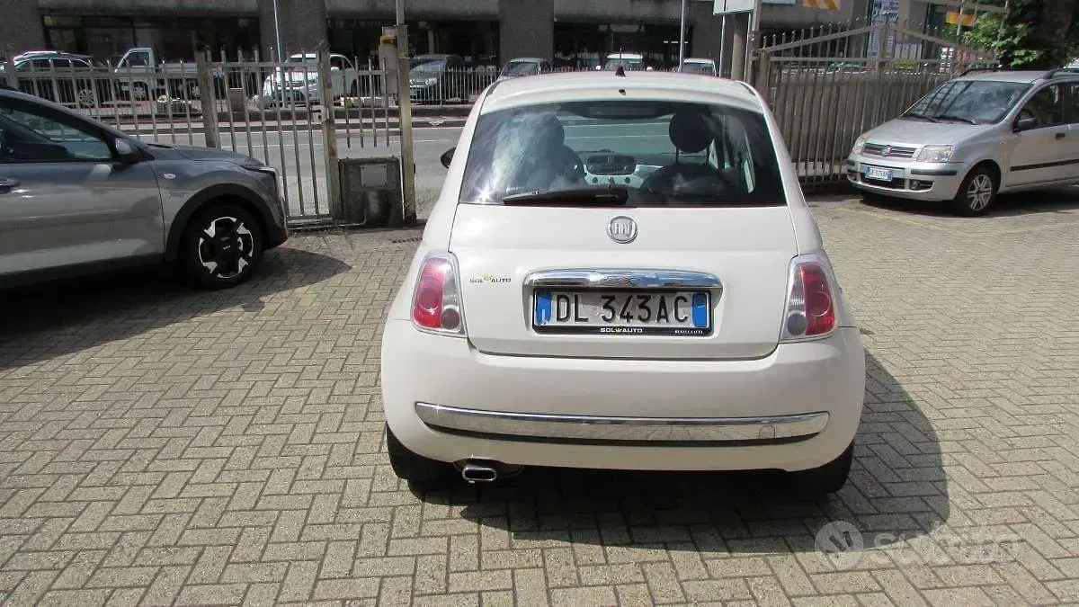 Usata Fiat 500 Lounge 75 CV (55 kW) 2007 Bianco Utilitaria