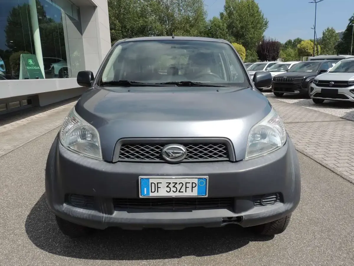 Usata Daihatsu Terios 86 CV (63 kW) 2007 Argento SUV