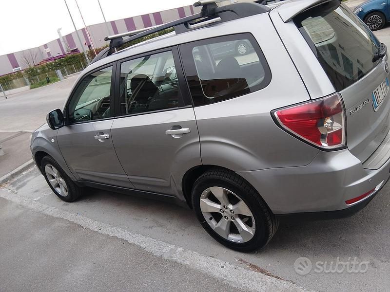 Usata Subaru Forester 2009 Grigio SUV