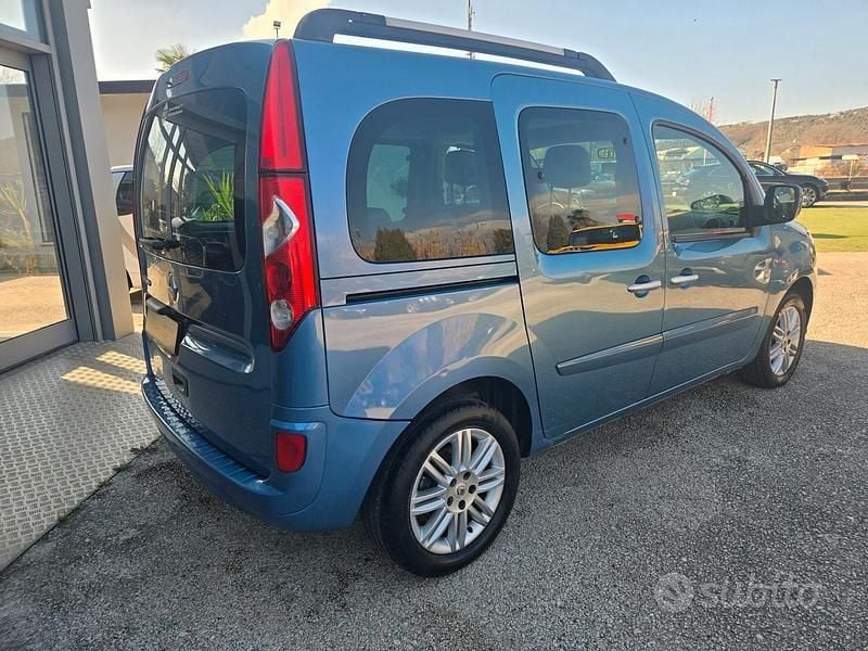 Usata Renault Kangoo 90 CV (66 kW) 2012 Blu Monovolume
