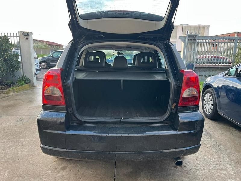 Usata Dodge Caliber SXT 140 CV (102 kW) 2010 Nero Utilitaria