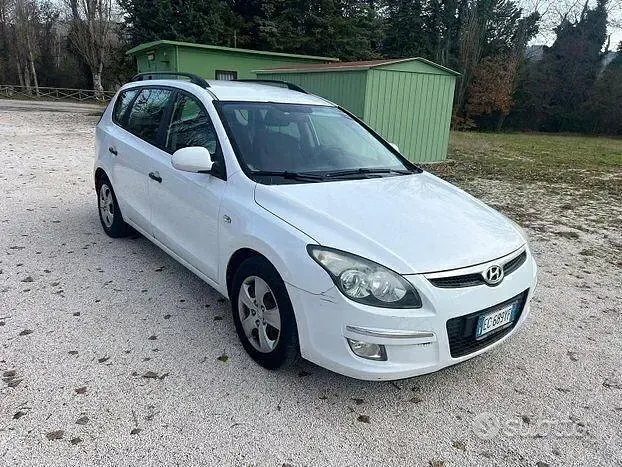 Usata Hyundai i30 90 CV (66 kW) 2010 Bianco Berlina