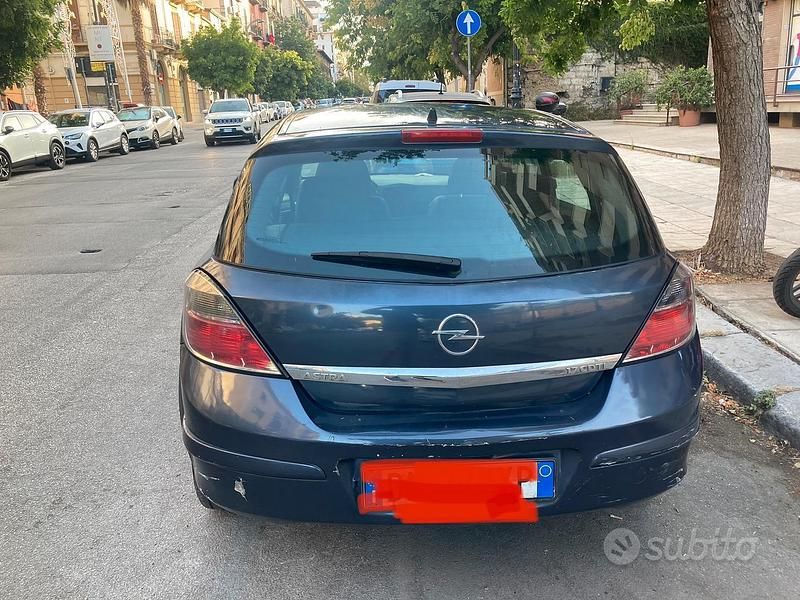Usata Opel Astra 101 CV (74 kW) 2008 Blu Berlina