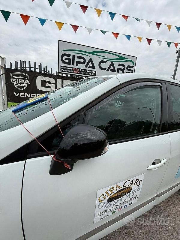 Usata Renault Scénic Bose Edition 110 CV (80 kW) 2012 Bianco Monovolume