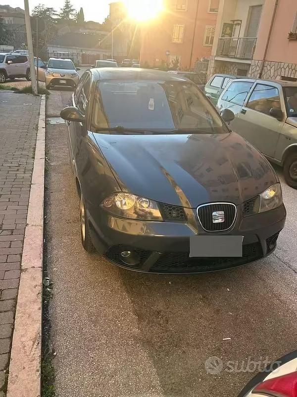 Usata Seat Ibiza 80 CV (58 kW) 2008 Grigio Berlina