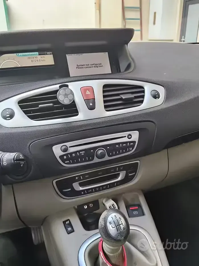 Usata Renault Scenic E-Tech 110 CV (80 kW) 2010 Grigio Monovolume