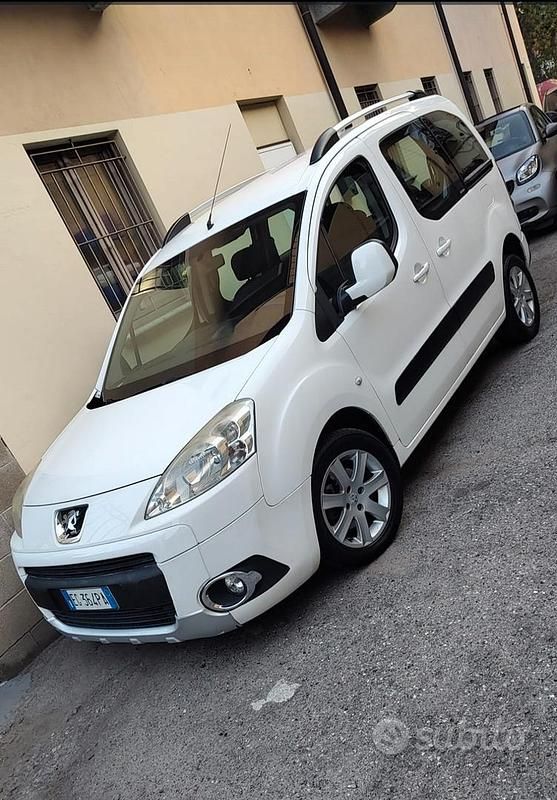 Occasion Peugeot Partner 90 ch (66 kW) 2011 Blanc Monospace