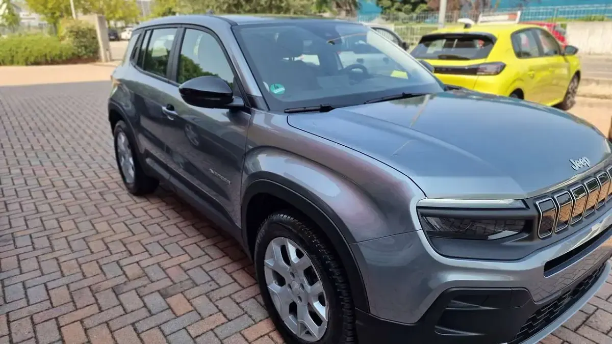 Usata Jeep Avenger Altitude 101 CV (74 kW) 2024 Grigio SUV