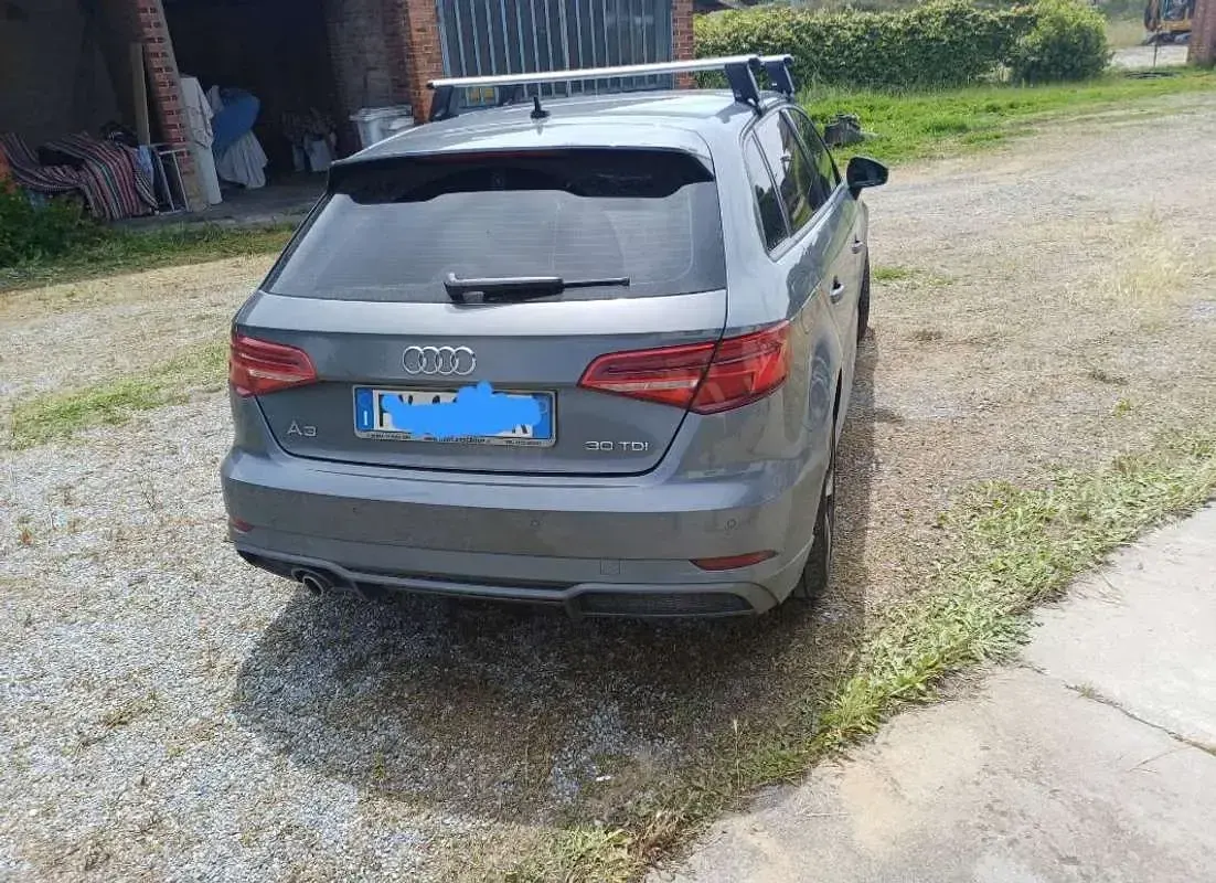 Usata Audi A3 Admired 116 CV (85 kW) 2019 Grigio Berlina