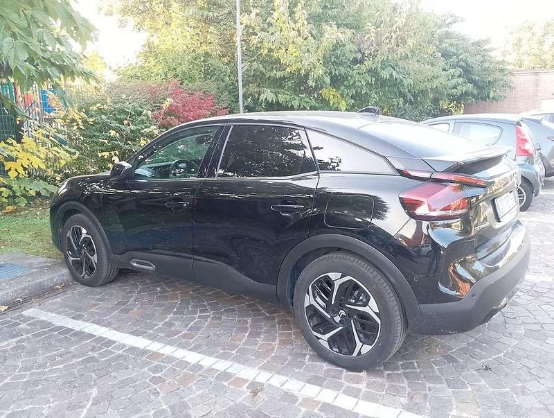 Nero Usata 2024 Citroën C4 PureTech Tre volumi | 17.000 € (Buon prezzo) - Immagine 1/4