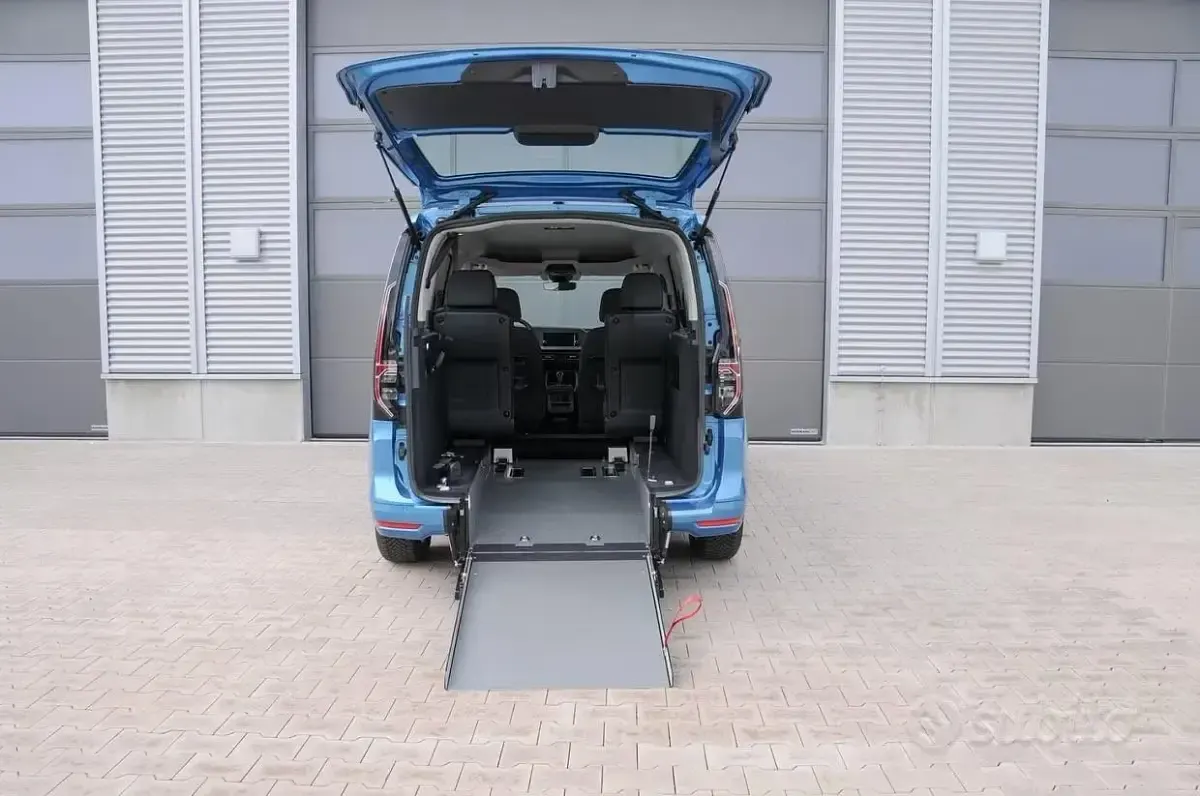 Nuova VW Caddy 101 CV (74 kW) 2026 Blu Monovolume
