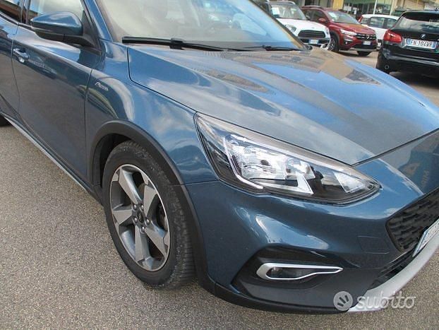 Usata Ford Focus Active 120 CV (88 kW) 2021 Blu/azzurro Station wagon
