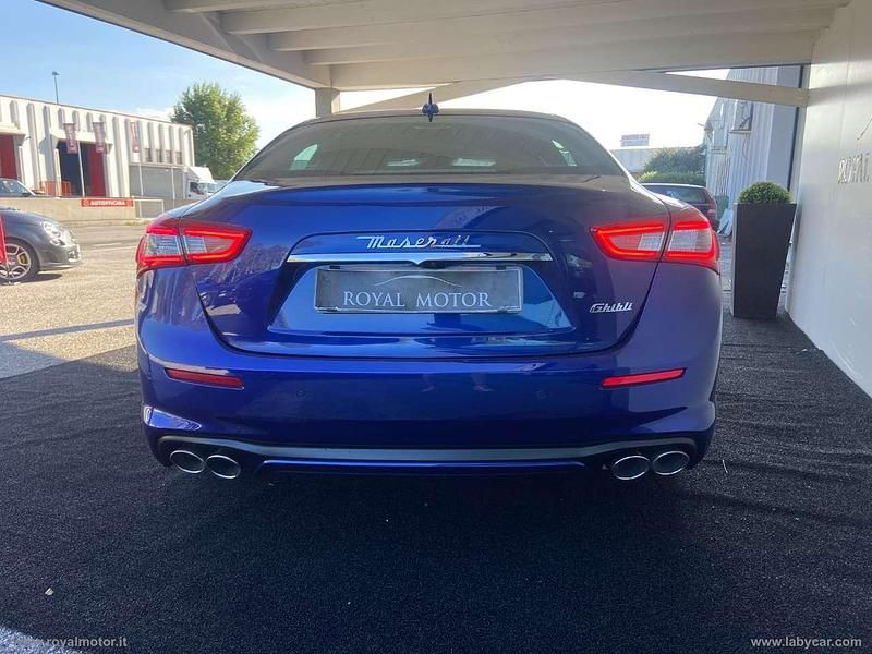 Usata Maserati Ghibli GranLusso 349 CV (256 kW) 2018 Blu/azzurro Coupé