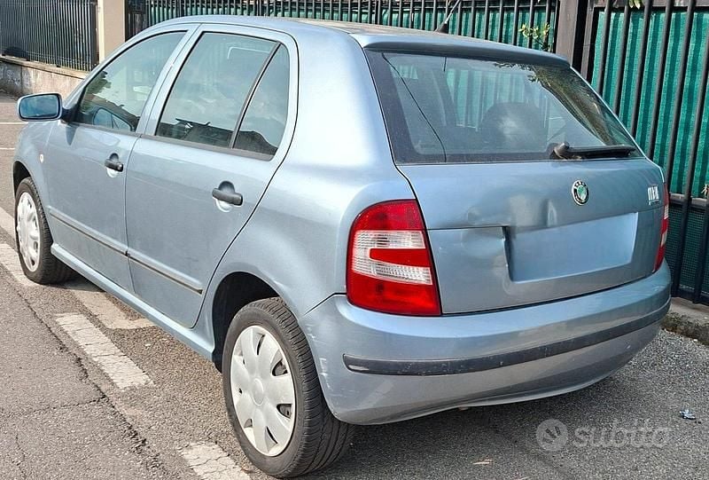 Usata Skoda Fabia 2005 Blu Utilitaria