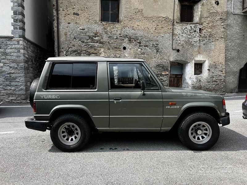 Usata Mitsubishi Pajero 95 CV (69 kW) 1989 SUV