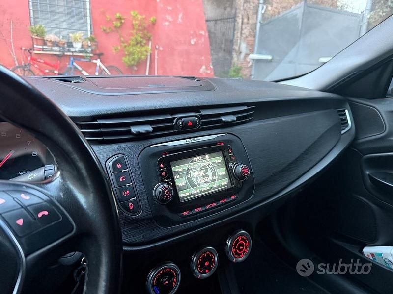 Usata Alfa Romeo Giulietta 120 CV (88 kW) 2017 Grigio Utilitaria