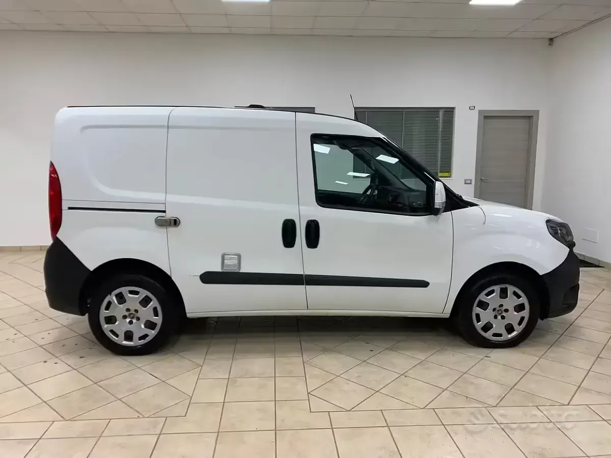 Usata Fiat Doblò 120 CV (88 kW) 2018 Bianco Monovolume