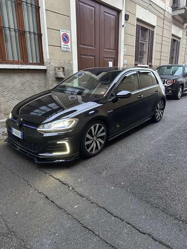 Usata VW Golf VII GTE 204 CV (150 kW) 2018 Blu/azzurro