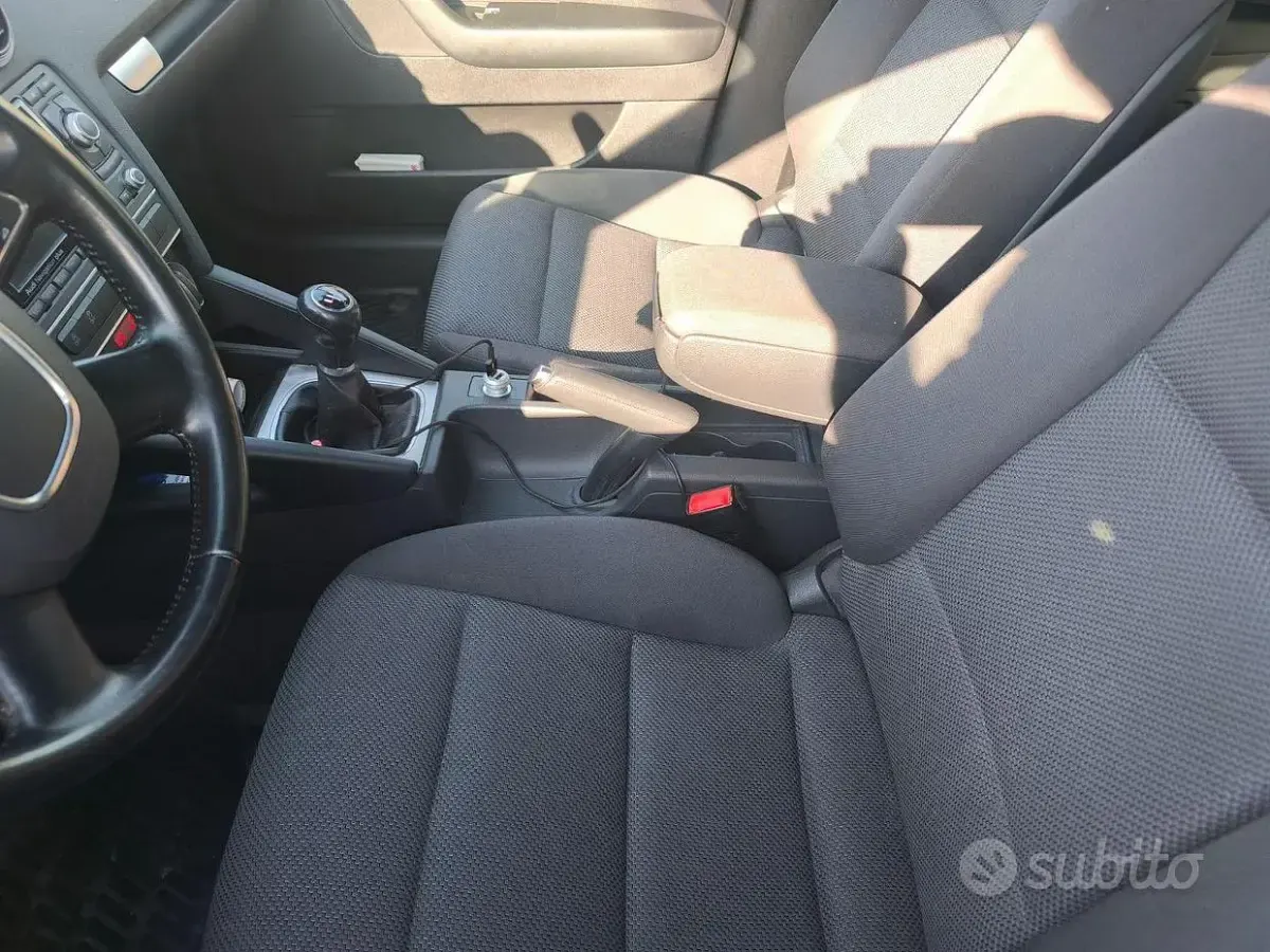 Usata Audi A3 105 CV (77 kW) 2012 Grigio Utilitaria