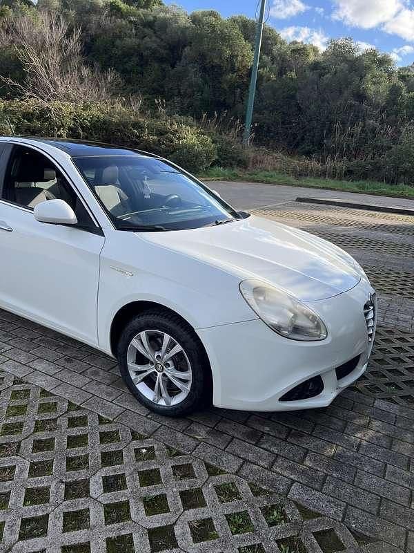 Usata Alfa Romeo Giulietta Distinctive 170 CV (125 kW) 2010 Bianco Berlina