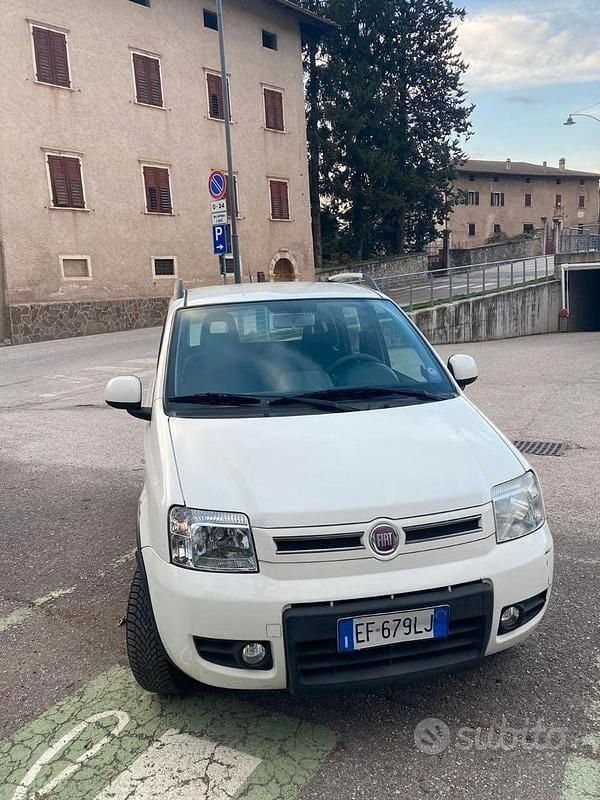Usata Fiat Panda 4x4 Climbing 2010 Bianco Utilitaria