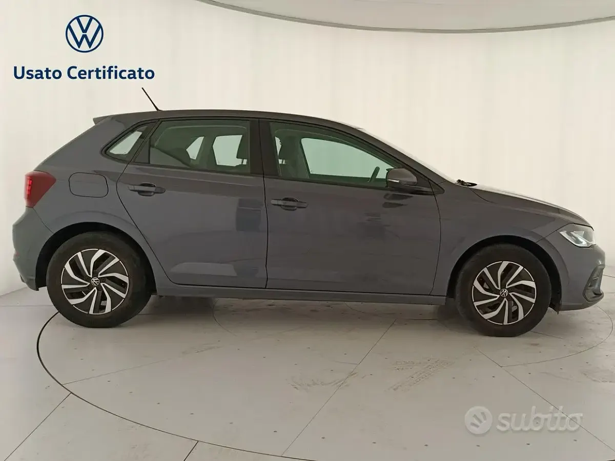 Usata VW Polo Life 95 CV (69 kW) 2023 Blu Utilitaria