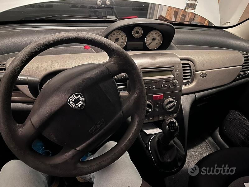 Usata Lancia Ypsilon 2003 Grigio Utilitaria