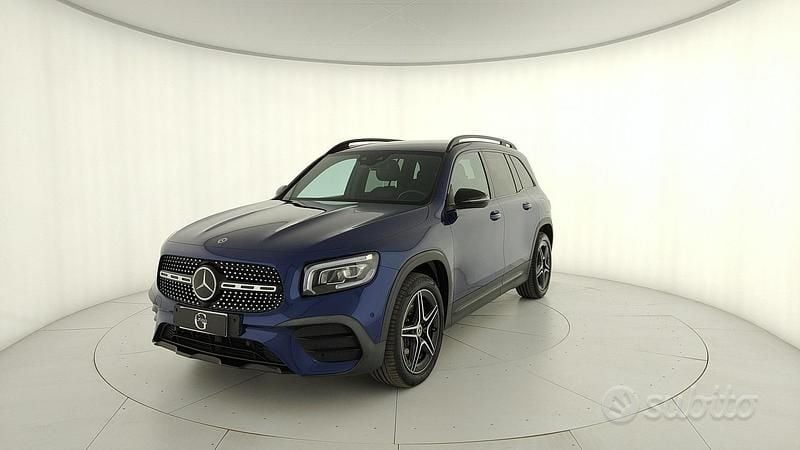 Galaxyblau Usata 2022 Mercedes GLB200 Premium SUV | 35.500 € (Buon prezzo) - Immagine 1/4