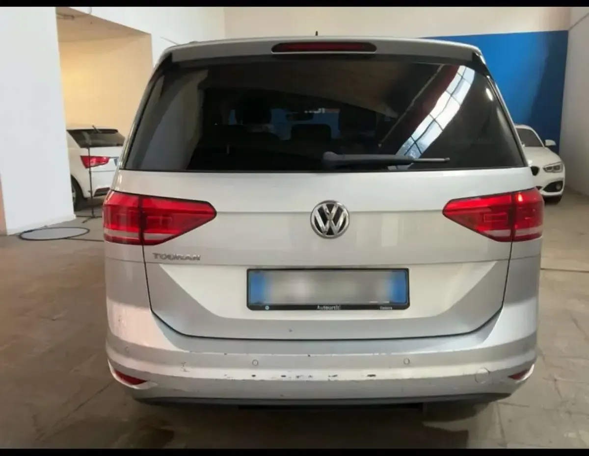 Usata VW Touran Business 116 CV (85 kW) 2018 Argento Monovolume