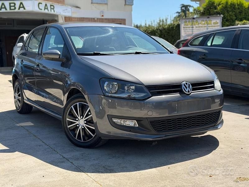 Usata VW Polo Trendline 89 CV (65 kW) 2014 Grigio Berlina