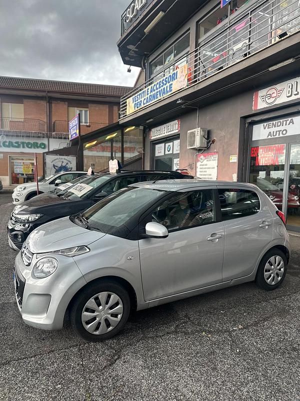 Usado Citroën C1 Live 72 CV (52 kW) 2019 Plateado Utilitario