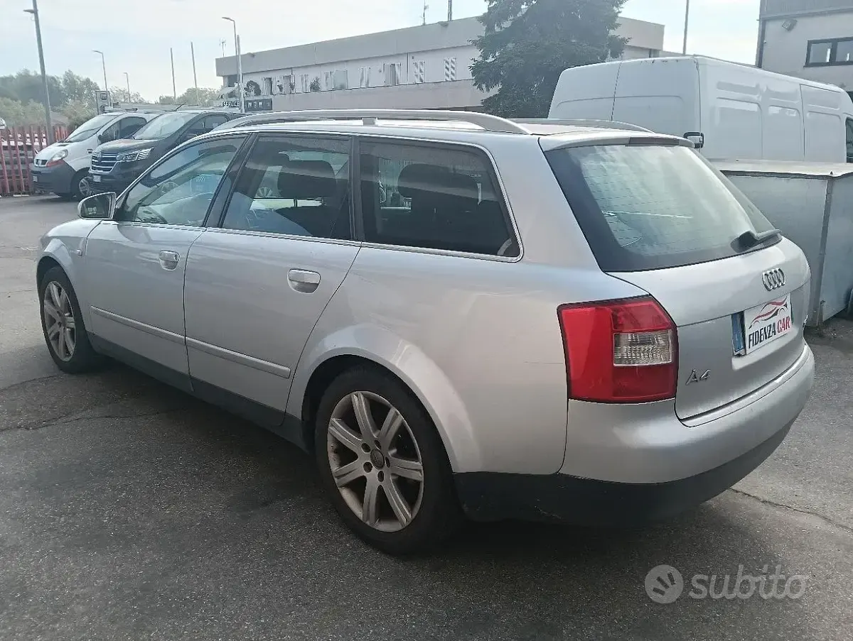 Usata Audi A4 116 CV (85 kW) 2004 Grigio Station wagon