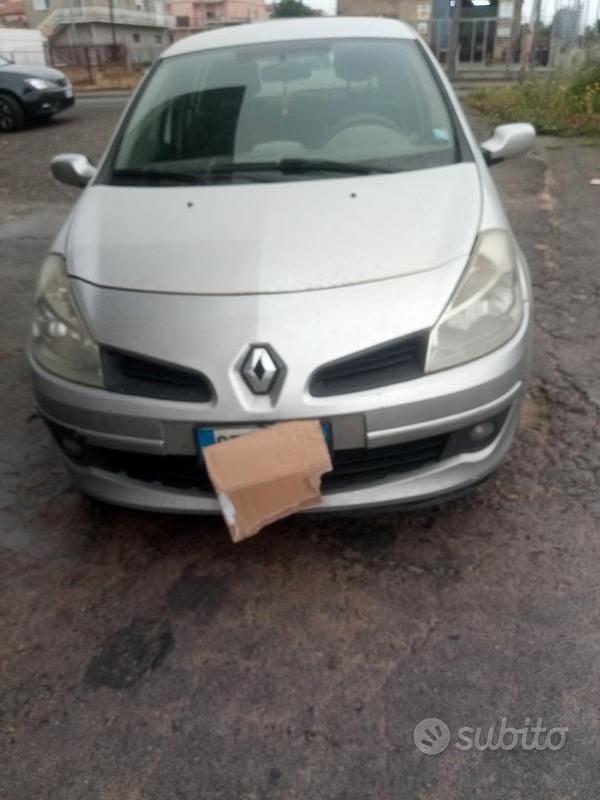 Usata Renault Clio II 82 CV (60 kW) 2006 Grigio Berlina