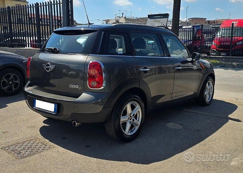 Usata Mini Cooper D Countryman 112 CV (82 kW) 2011 Grigio scuro SUV