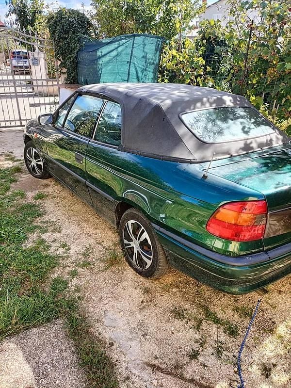 Usata Opel Astra Cabriolet 116 CV (85 kW) 1998 Verde Cabrio